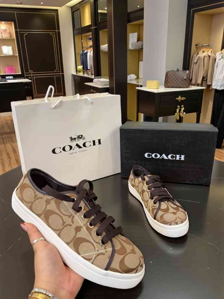 Coach Clip Court Low Top Sneaker In Signature Canvas-1