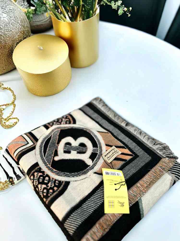 Black Burberry Cashmere Beige Woollen Stole
