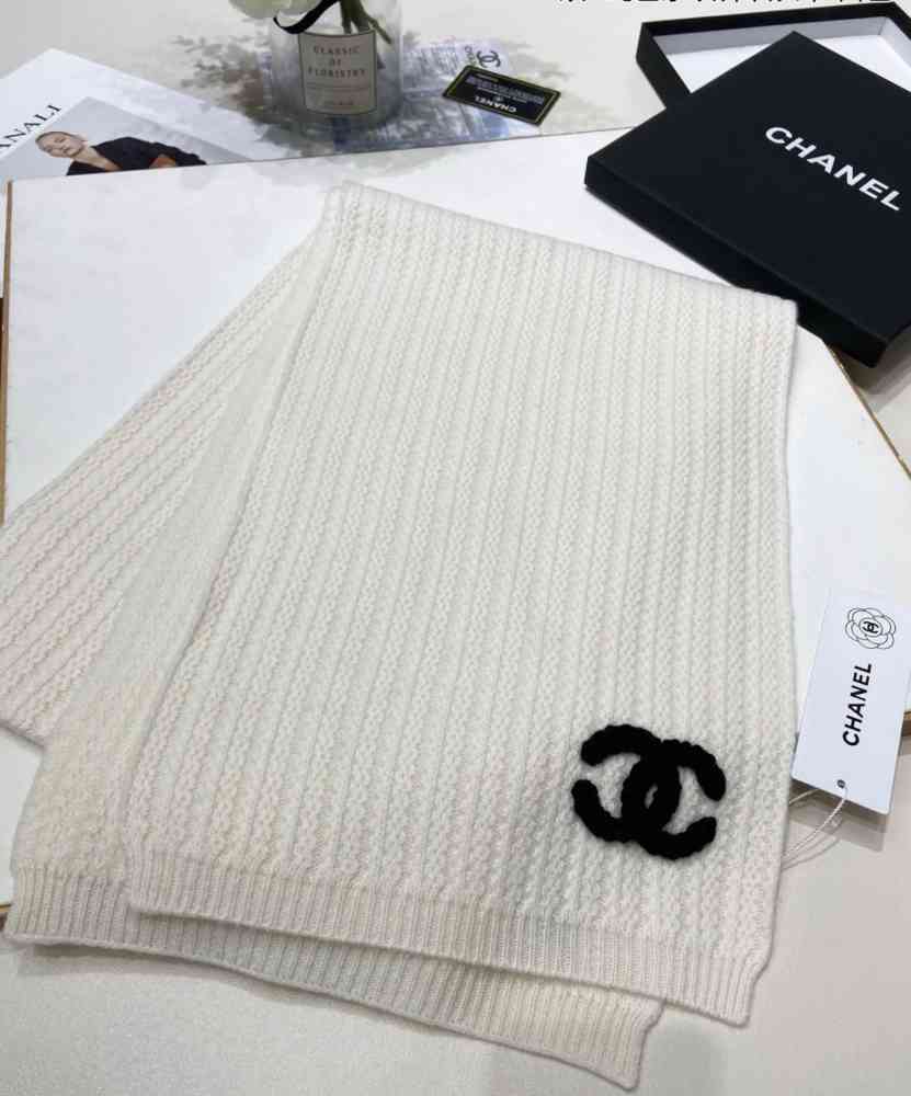 White Chanel Red Assorted Woollen Muffler