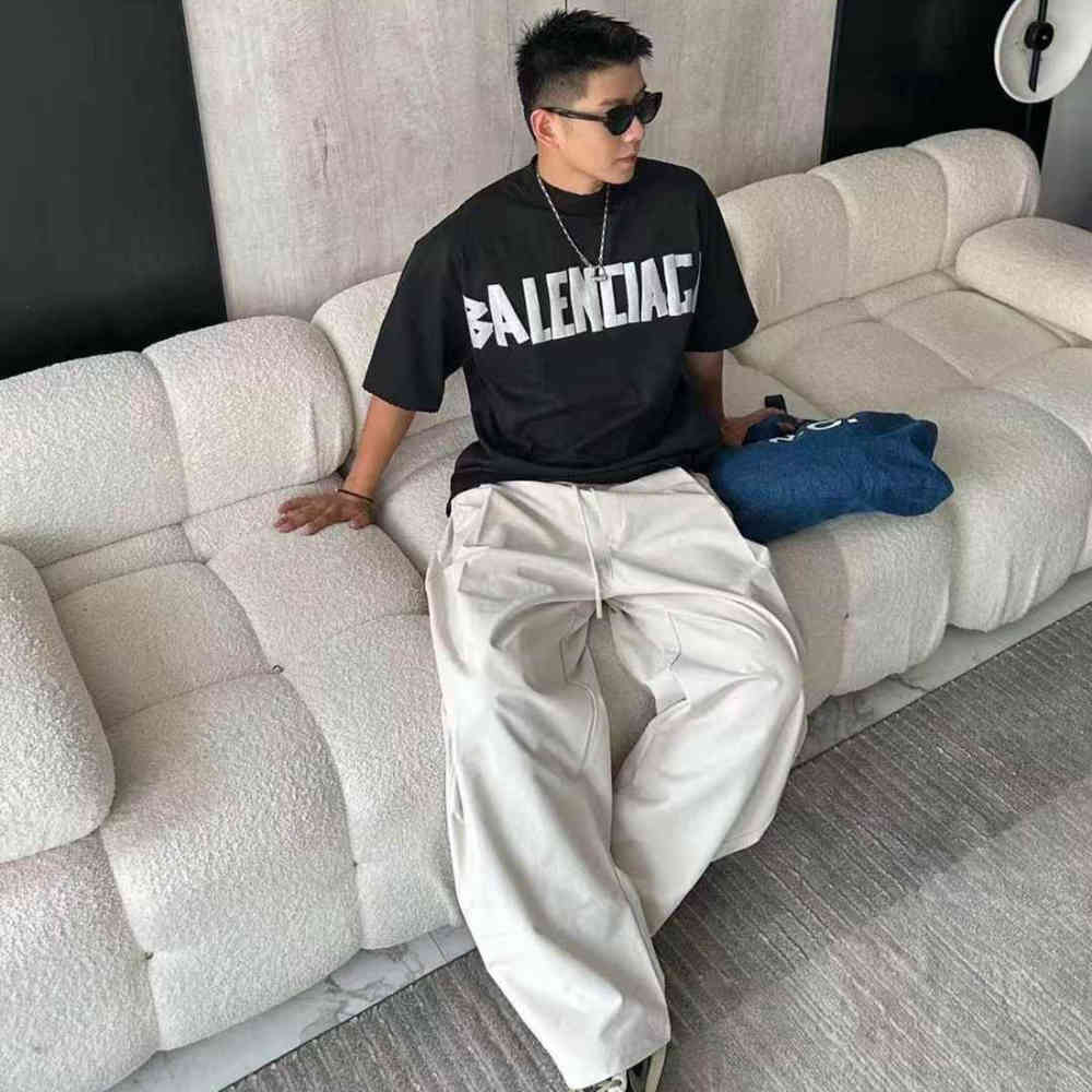 Balenciaga Black Premium Quality T-shirt-3