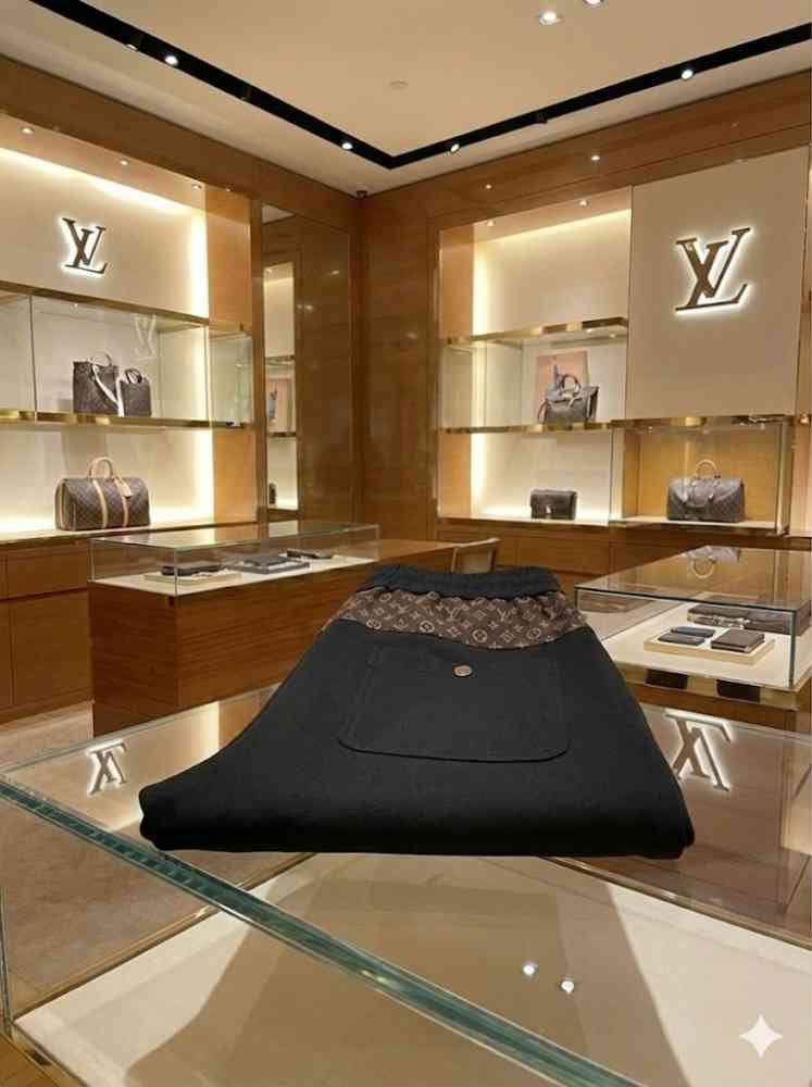 Louis Vuitton Black Premium Quality Warm Track Pant-7