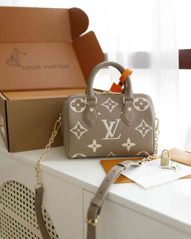 Beige Louis Vuitton White Speedy Bandouliere Premium Quality Sling Bag
