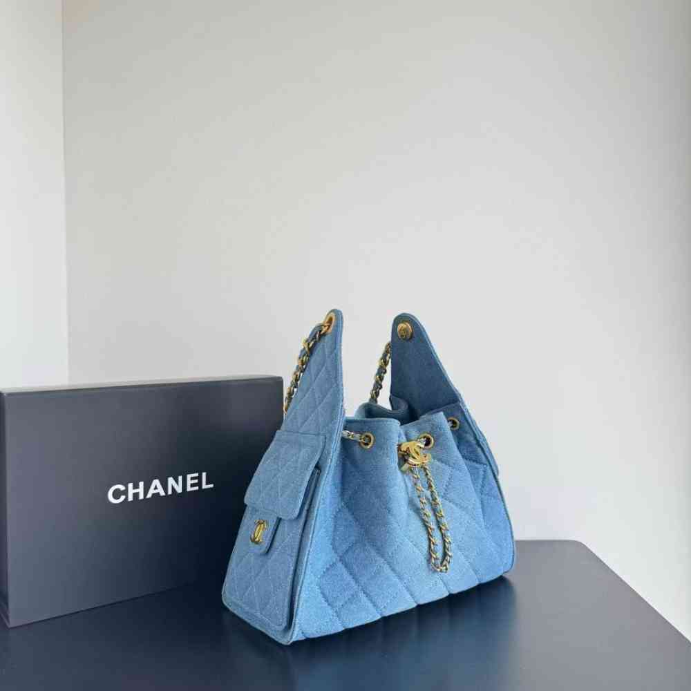 Chanel Maxi Blue Iconic Shoulder Bag-thumb-1