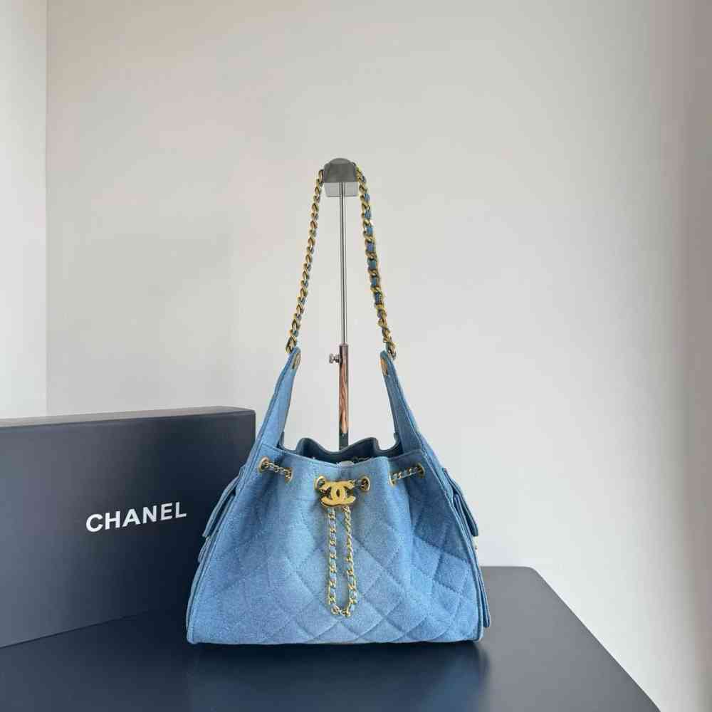 Chanel Maxi Blue Iconic Shoulder Bag-thumb-0