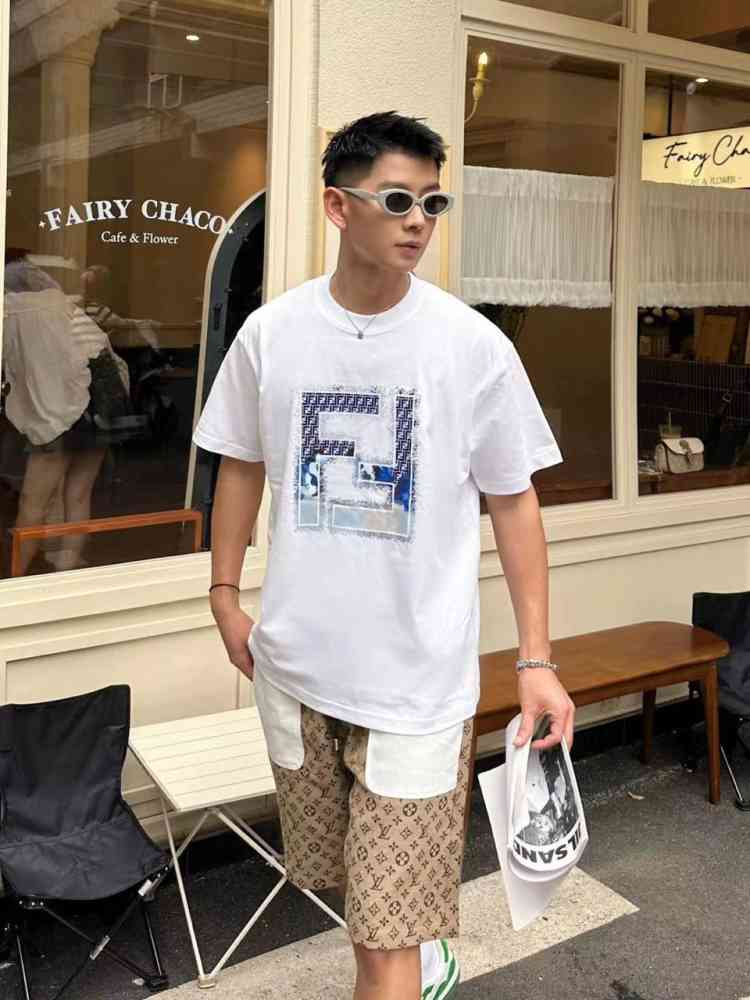 Fendi White Embroidery Logo Premium Baggy Fit T-shirt-3