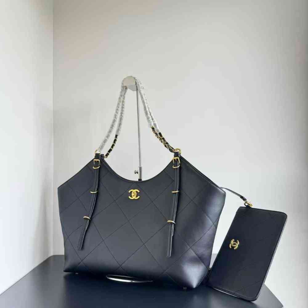Chanel Classic Maxi Black 25S Tote Bag-thumb-0