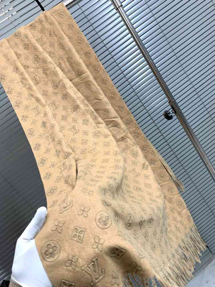 Brown Louis Vuitton Red Cashmere Reversible Muffler