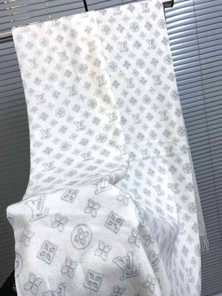 White Louis Vuitton Red Cashmere Reversible Muffler