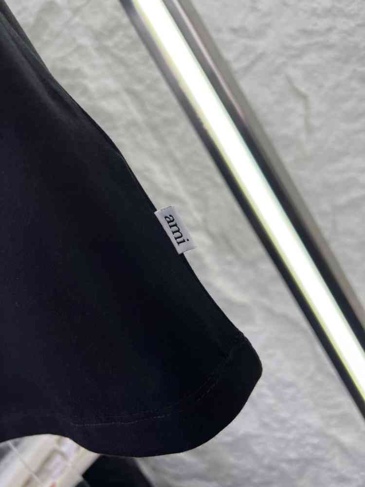 Ami Black Premium Quality Heart Logo T-shirt-3