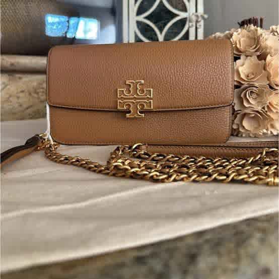 Brown Tory Burch Britten Chain Wallet Black Wristlet Sling Bag