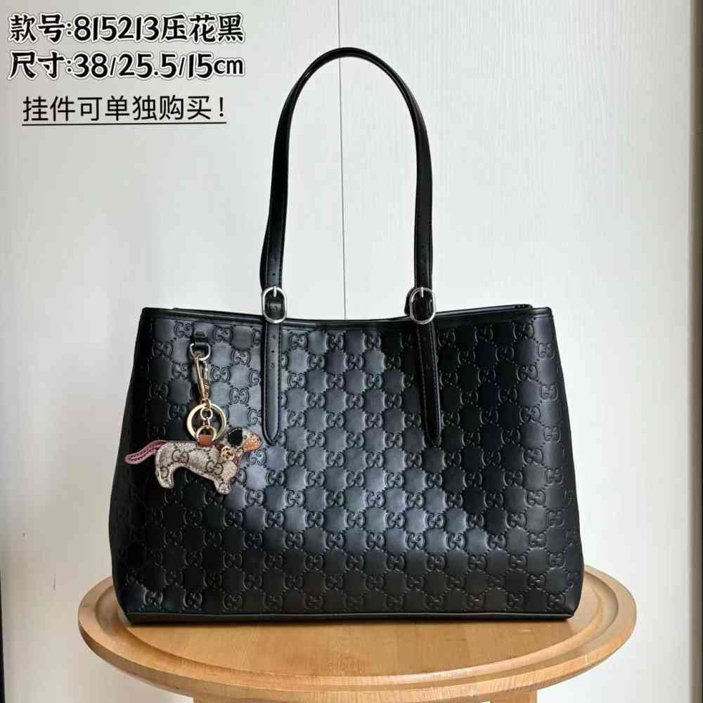 Gucci Emblem Black Tote Bag With Charm Shoulder Bag-thumb-0