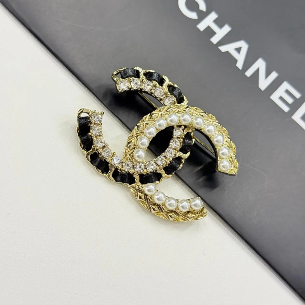 Chanel CC Logo Chain & Pearl Brooch-thumb-0