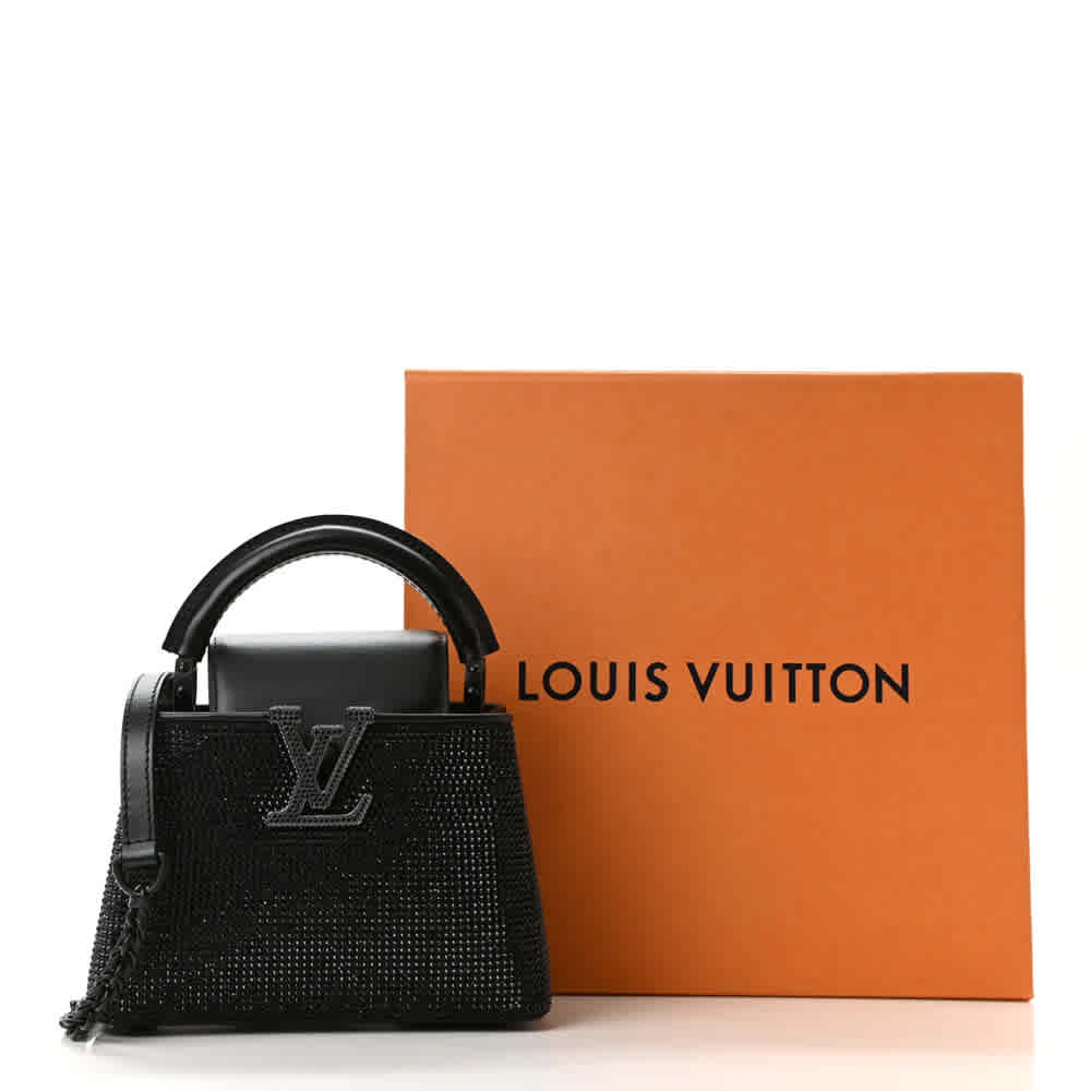Louis Vuitton Capucines BB Black Handbag-5