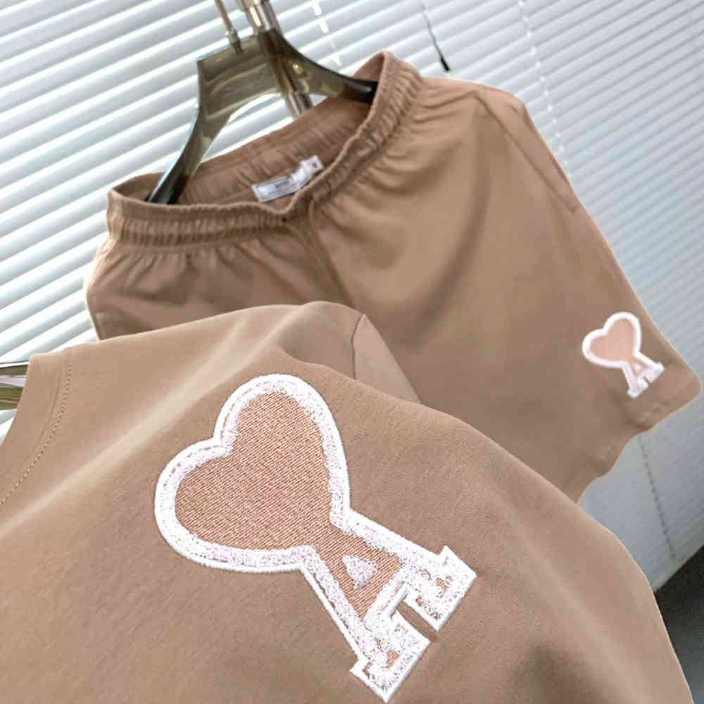 AMI Alexandre Mattiussi Ami de Cœur Beige T-Shirt and Shorts-thumb-2
