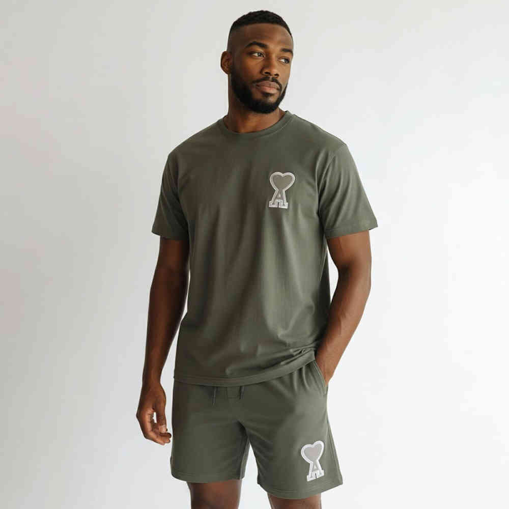 Olive AMI Alexandre Mattiussi Ami de Cœur Black T-Shirt and Shorts