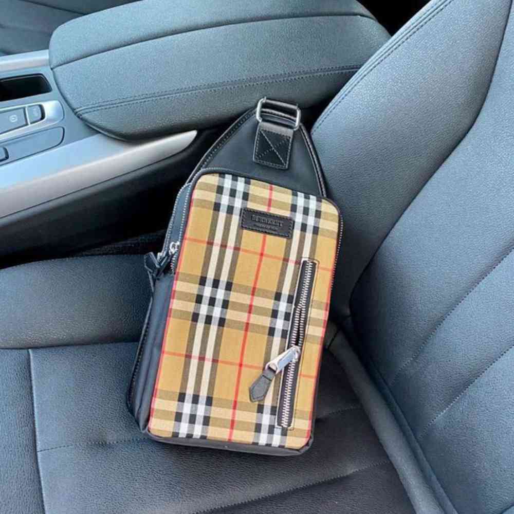 Burberry Vintage Check Crossbody Chest Bag-thumb-0