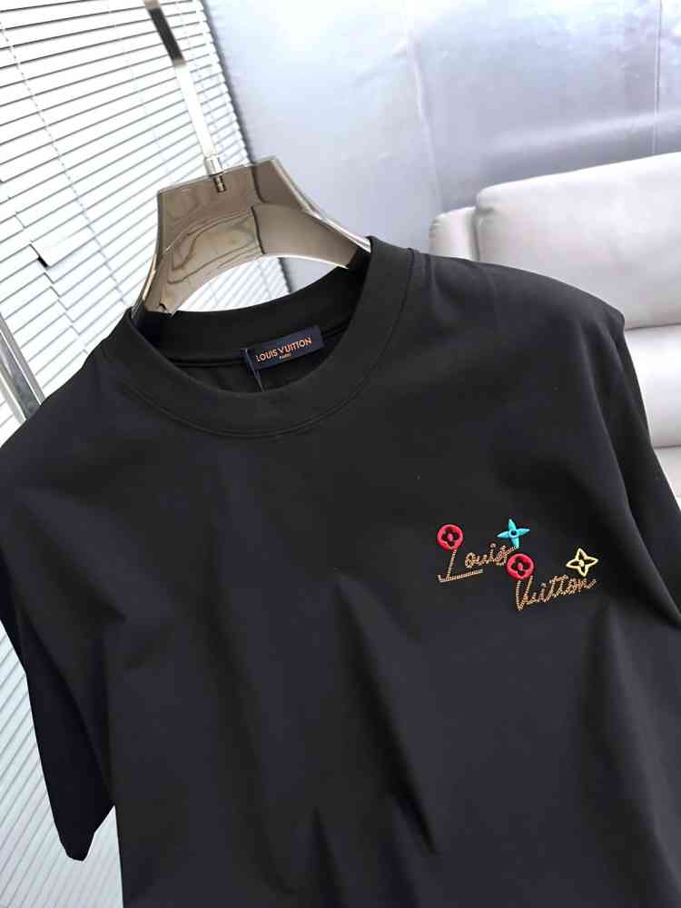 Louis Vuitton Black Embroidery Logo Premium T-shirt-1