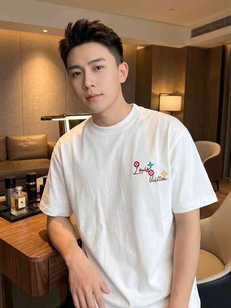 Louis Vuitton White Embroidery Logo Premium T-shirt-1