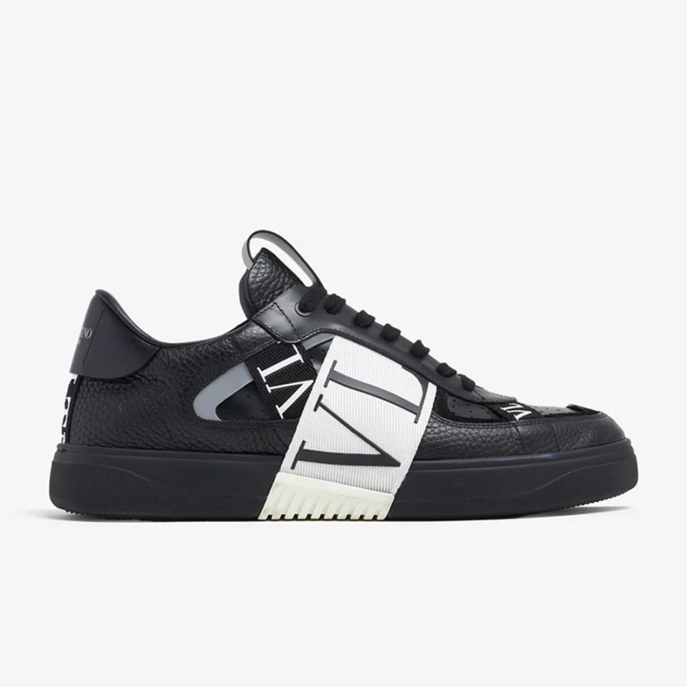 Valentino Black Premium One-Stud Sneakers
