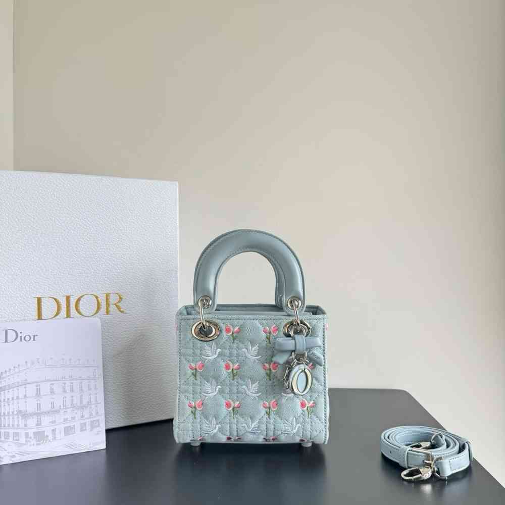 Lady Dior Signature Sky blue Handbag