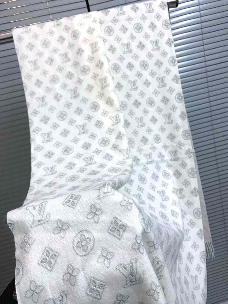 Louis Vuitton White Cashmere Reversible Muffler