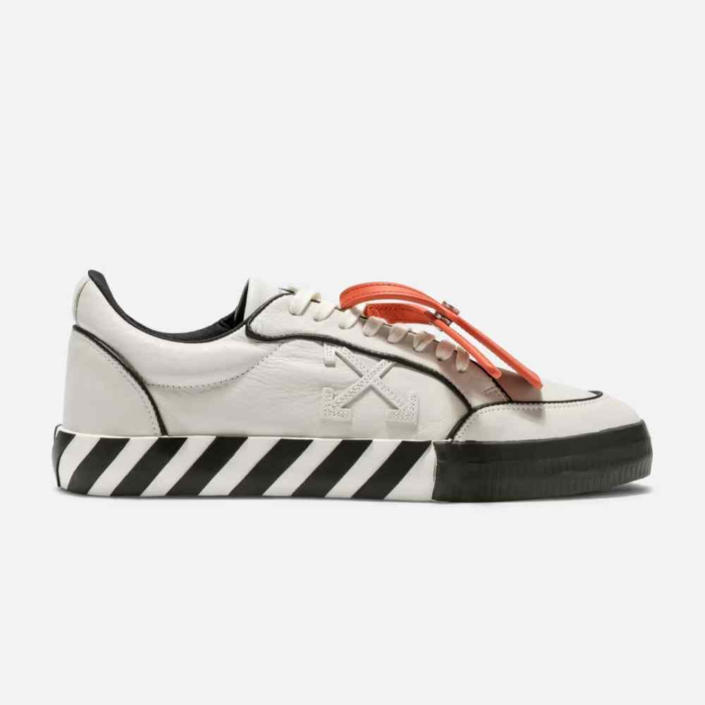 Off-White Low Vulcanized Cavas Black Sneakers