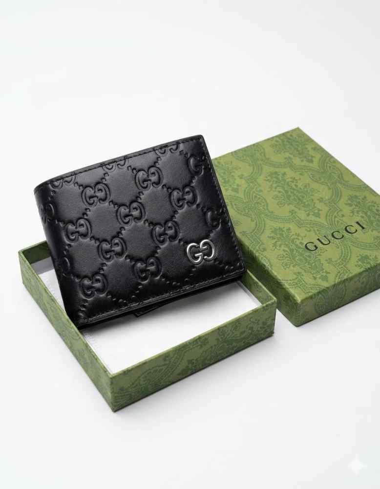 Gucci GG Supreme Monogram Compact Wallet