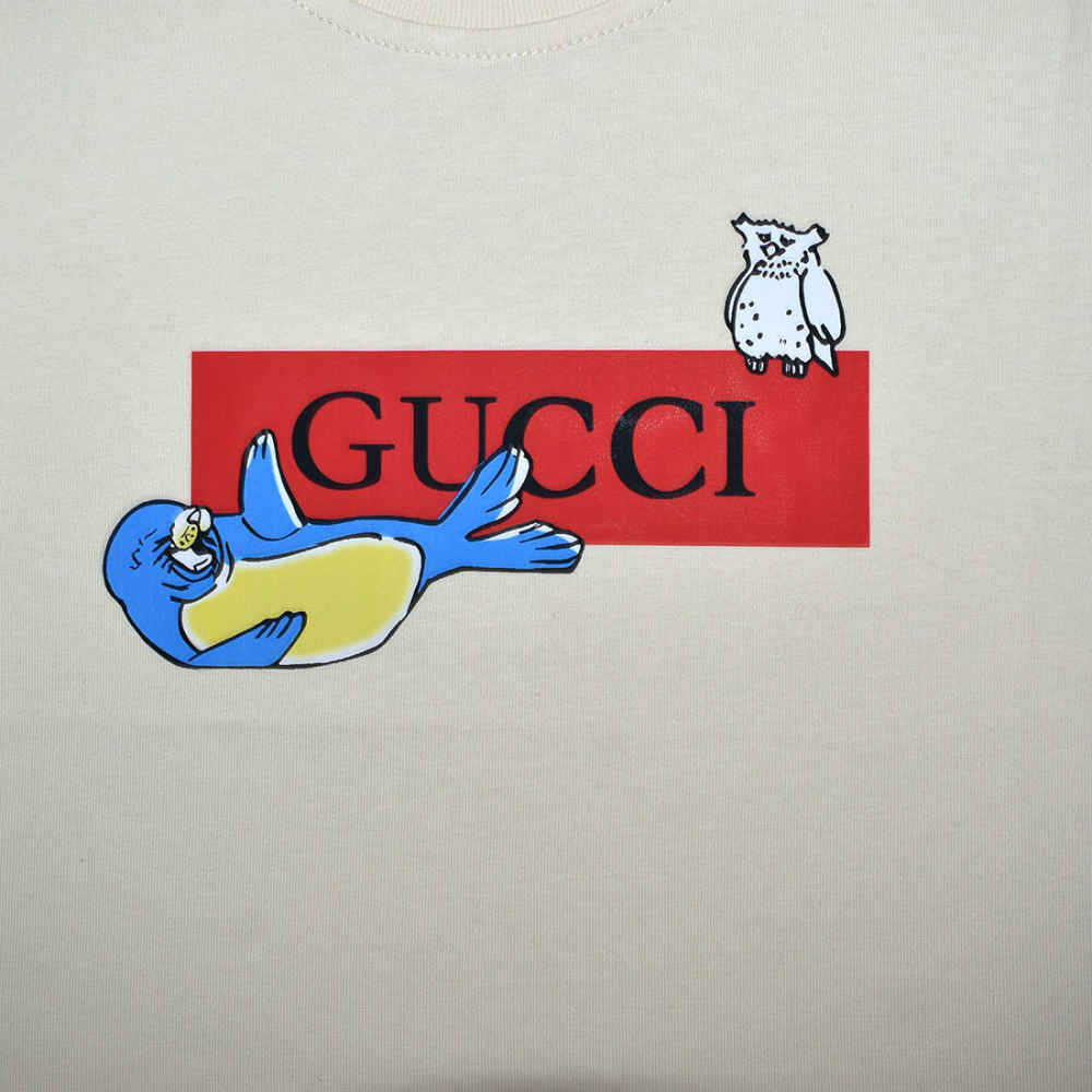Gucci Baby Cream Premium Seal Print Kids T-shirt-3