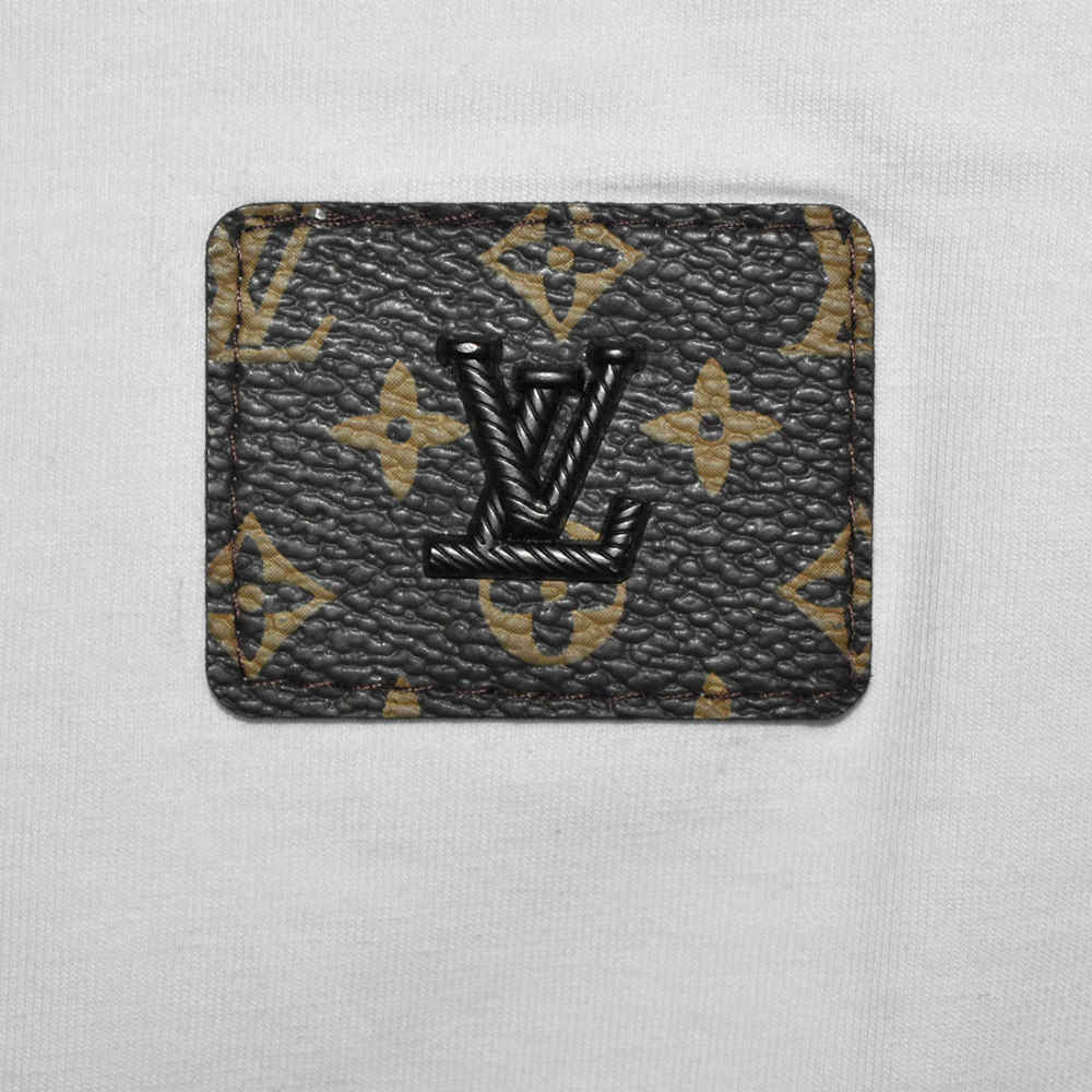 Louis Vuitton White Premium T-shirt For Kids-3
