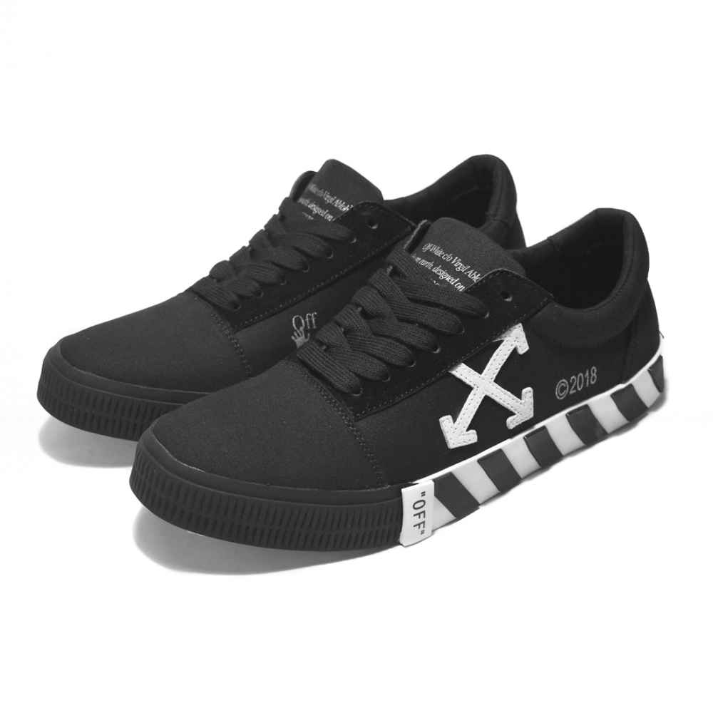 Off-White Low Vulcanized Canvas Black Sneakers-2
