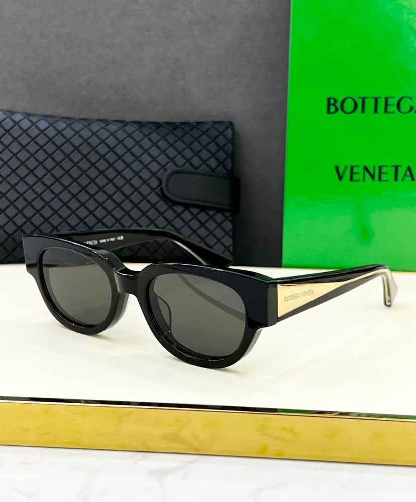 Bottega Veneta Black Luxury Sunglasses-thumb-0
