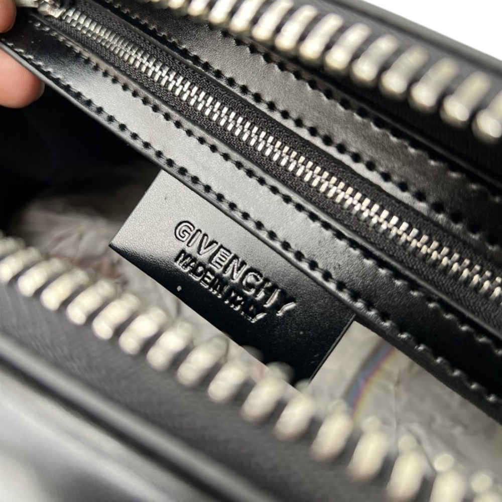 Givenchy Mini Antigona bag in 4G embroidered canvas-thumb-8