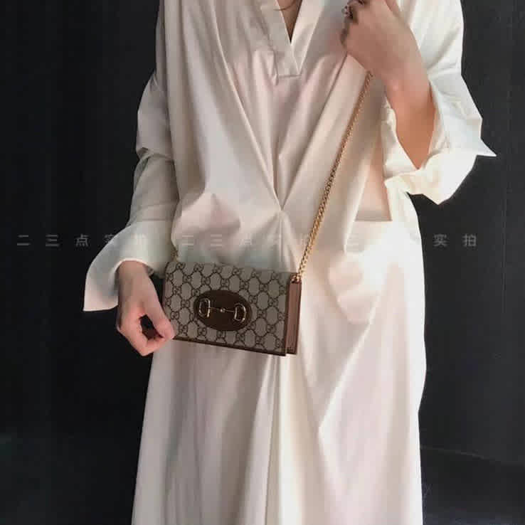 Gucci Beige GG Supreme Wallet-On-Chain Sling Bag-2