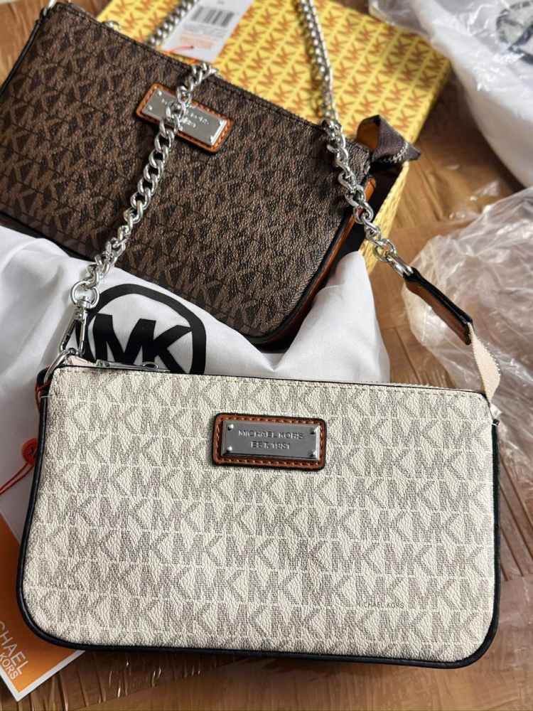 Michael Kors White Jet Set Signature Medium Clutch Bag-thumb-0