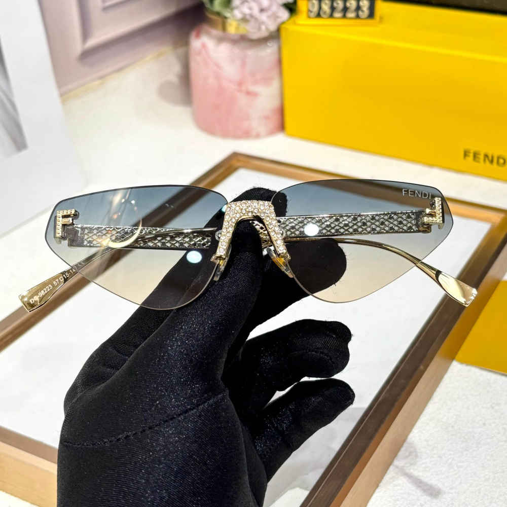 Fendi Blue Premium Women's Sunglasses-1