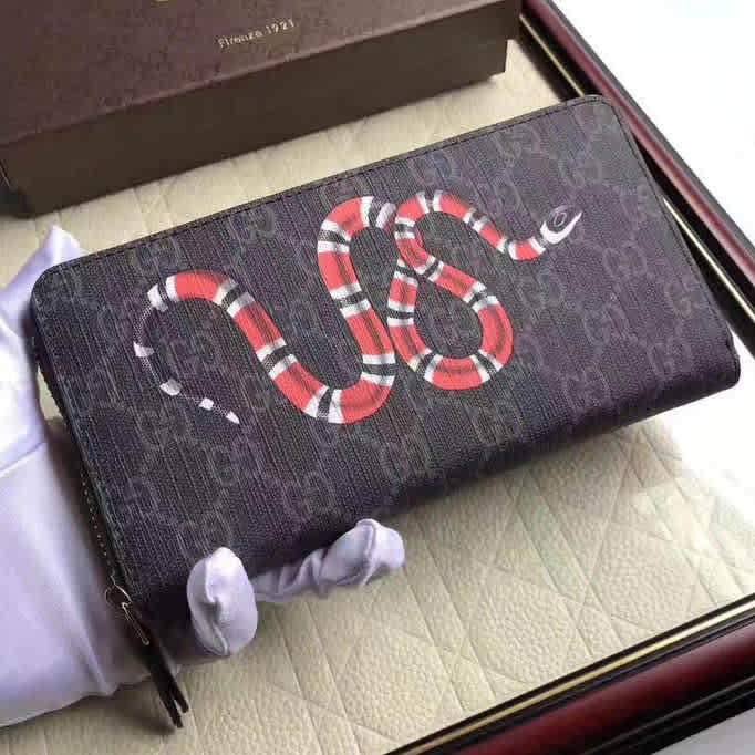 Gucci GG Supreme Monogram Kingsnake Zip Around Wallet Black Grey-thumb-0