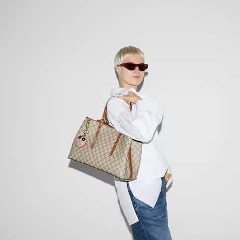 Gucci Emblem Beige Tote Bag With Charm-2