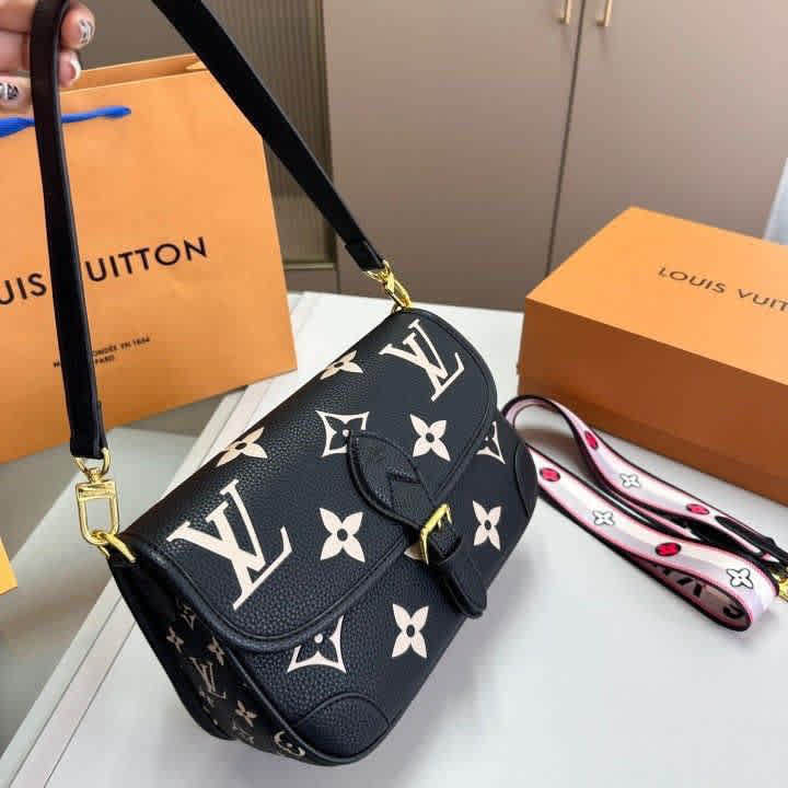 Louis Vuitton Montaigne Black Shoulder Bag-thumb-0