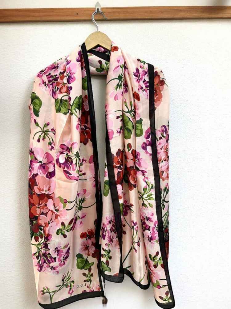 Gucci Designer White Silk Stole-4