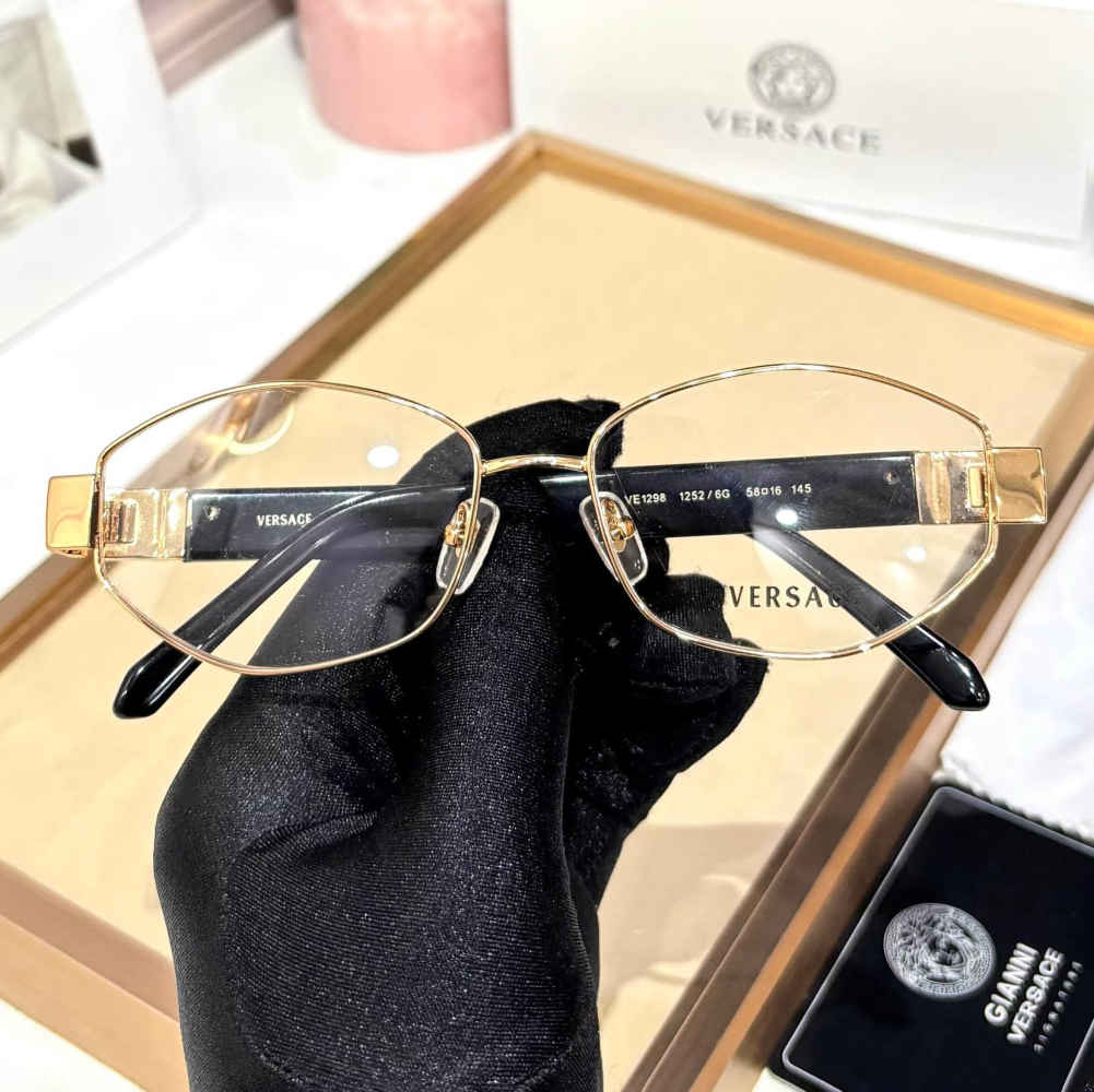 Versace Black & Golden Premium Women's Sunglasses-thumb-3