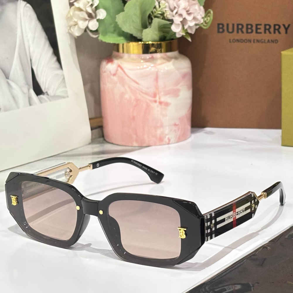 Burberry Black & Pink Premium Women's Sunglasses-thumb-0