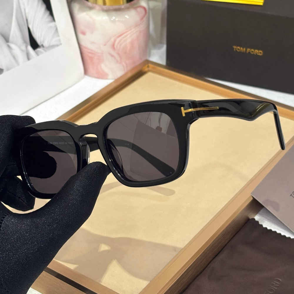 Tom Ford Black Luxury Sunglasses-1