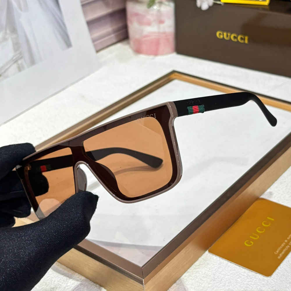 Gucci Men's Wayfarer Brown Luxury Sunglasses-thumb-1