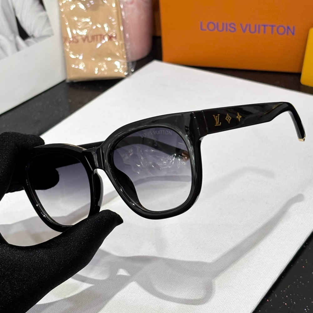 Louis Vuitton Blue Premium Women's Sunglasses-1