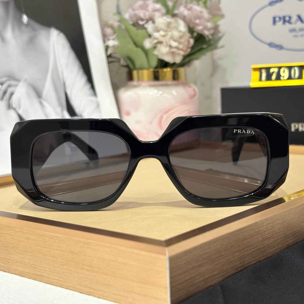 Prada Black Luxury Women's Sunglasses-3