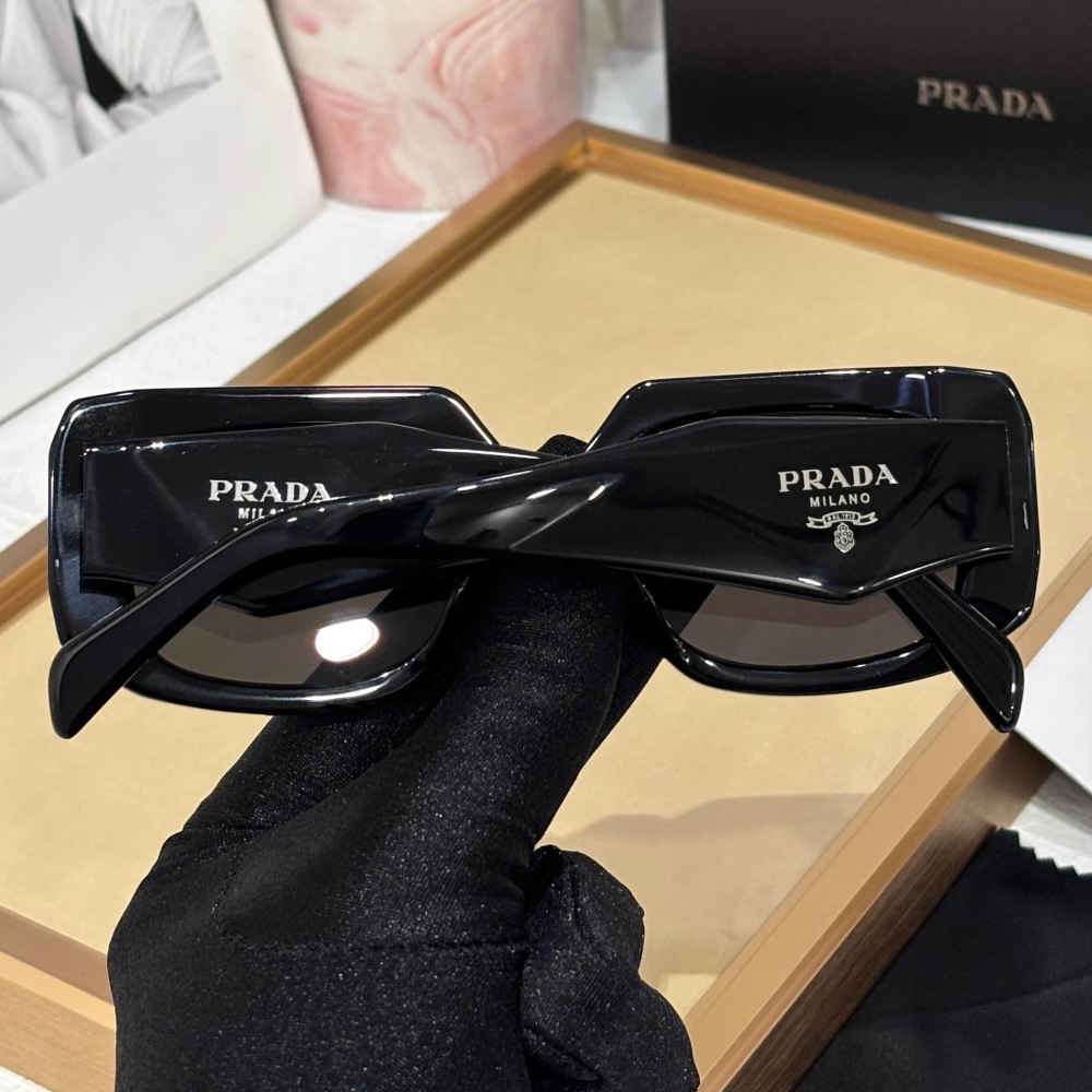 Prada Black Luxury Women's Sunglasses-8