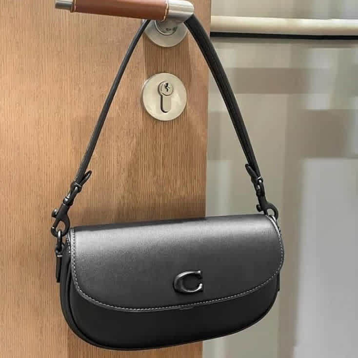 Coach Emmy Saddle Premium Black Shoulder Bag-thumb-5