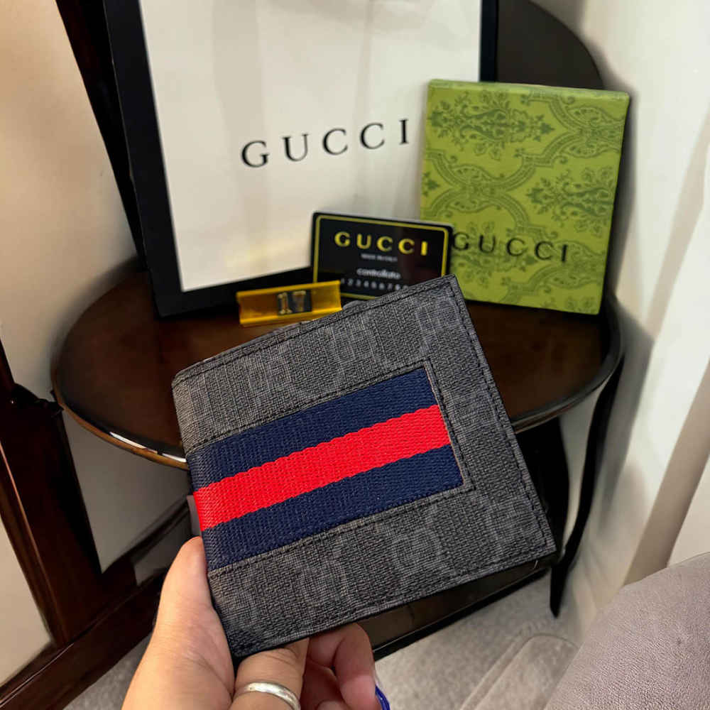 Gucci Black Premium Compact Wallet-2