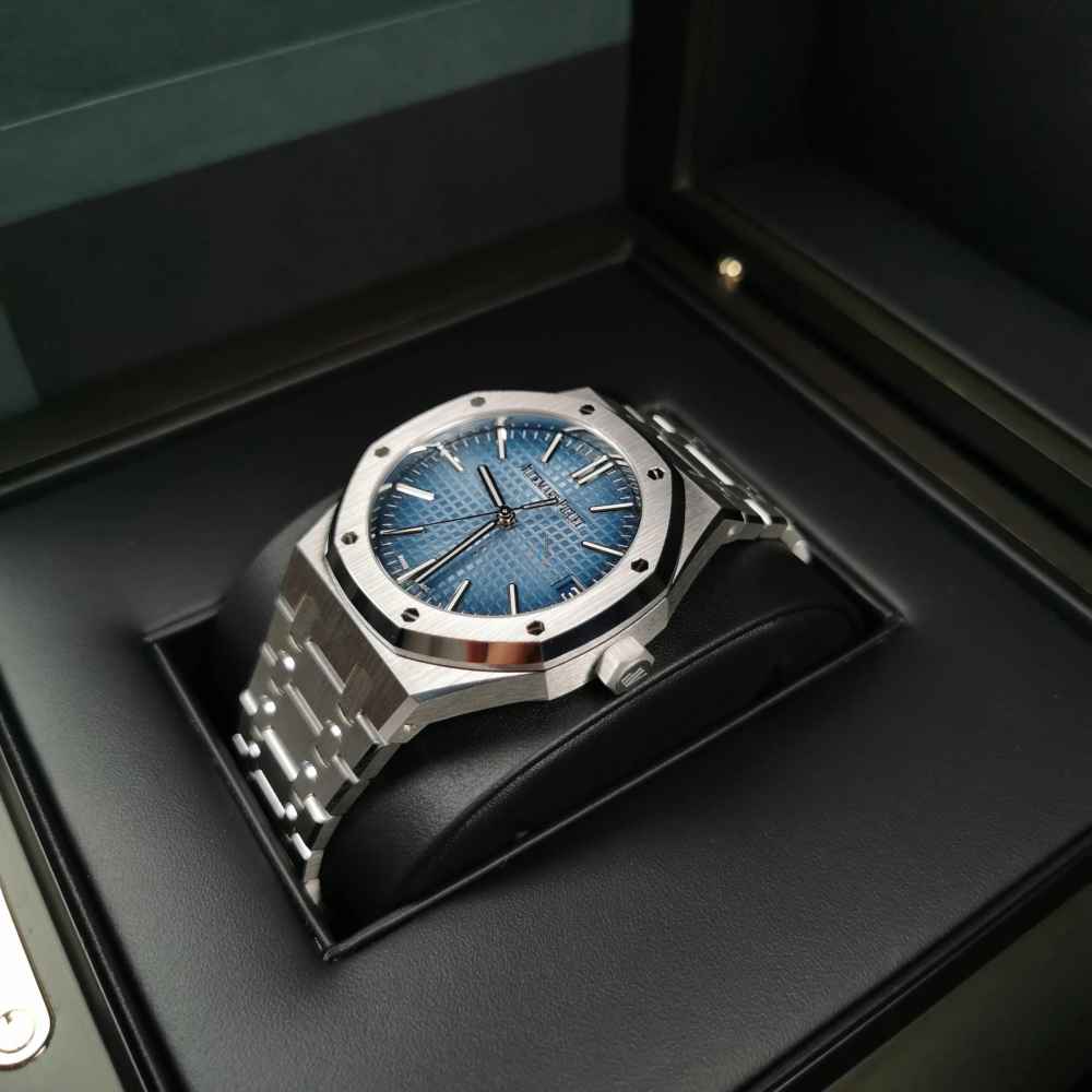 Audemars Piguet Royal Oak Special Edition White Gold With Smoked Blue Dial 15510BC.OO.1320BC.02-8