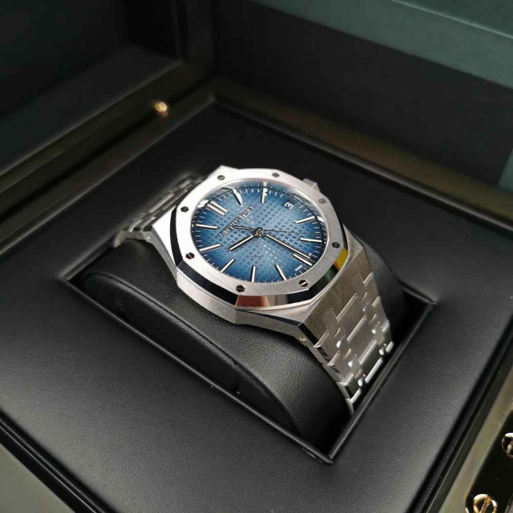 Audemars Piguet Royal Oak Special Edition White Gold With Smoked Blue Dial 15510BC.OO.1320BC.02-7